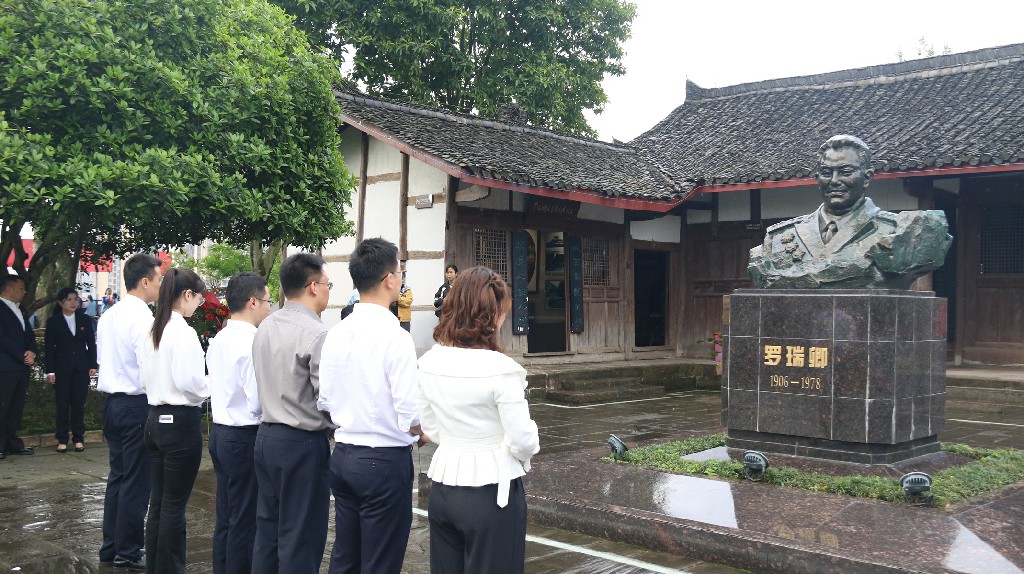 馆校共建，让红色基因融入青春成长